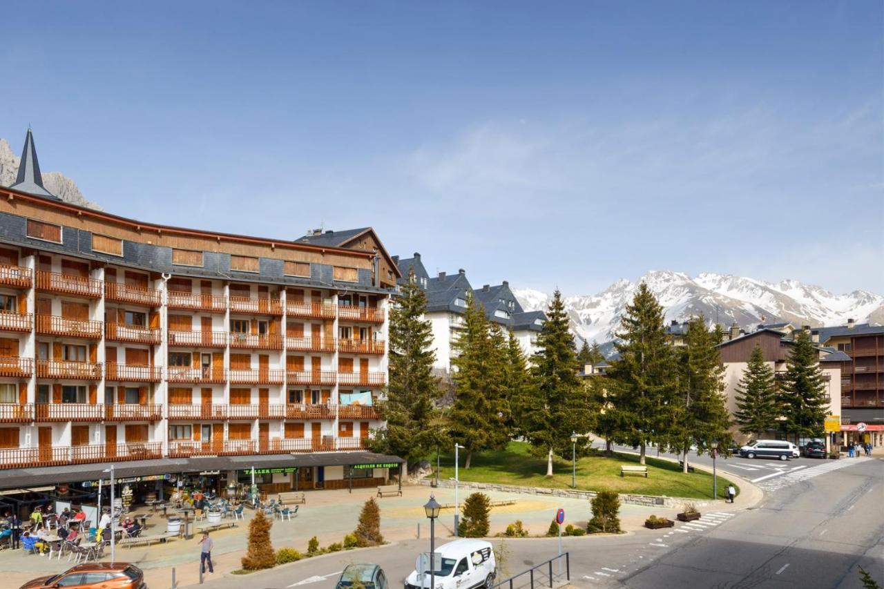 Hotel Nievesol Formigal Exterior photo